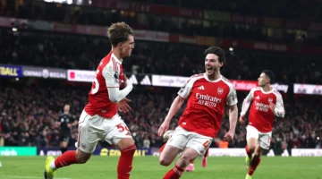 هنري يهاجم المشككين في قدرة آرسنال على حصد لقب الدوري الإنجليزي الممتاز